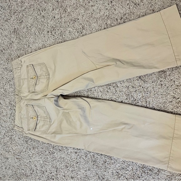 Tommy Hilfiger size 2 Women’s Khaki Cargo Pants! - Picture 2 of 5